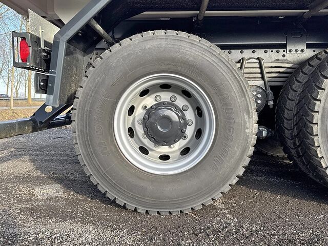 Самосвал MAN TGS 41.400 BB CH Tipper Truck (1 Unit)