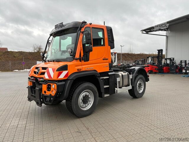 Altul Mercedes-Benz Unimog U 430 mit Leistungshydraulik, EAS