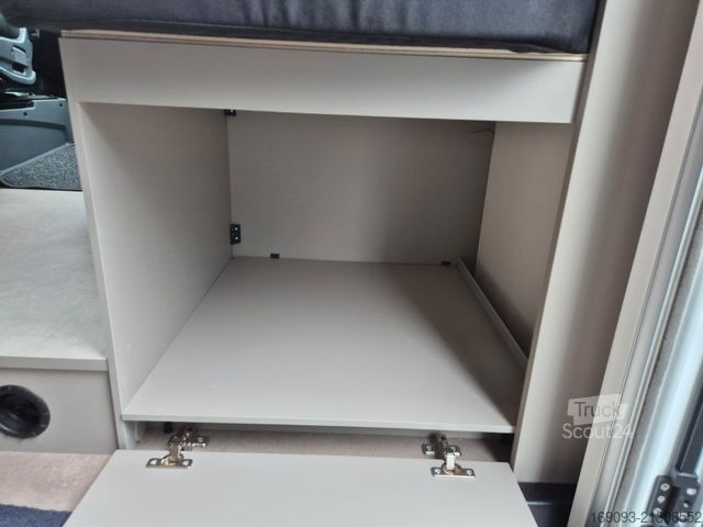 Pusiau integruotas kemperis LMC Tracer 730 EL *Automatik*Hubbett*7469¤ Sparen!