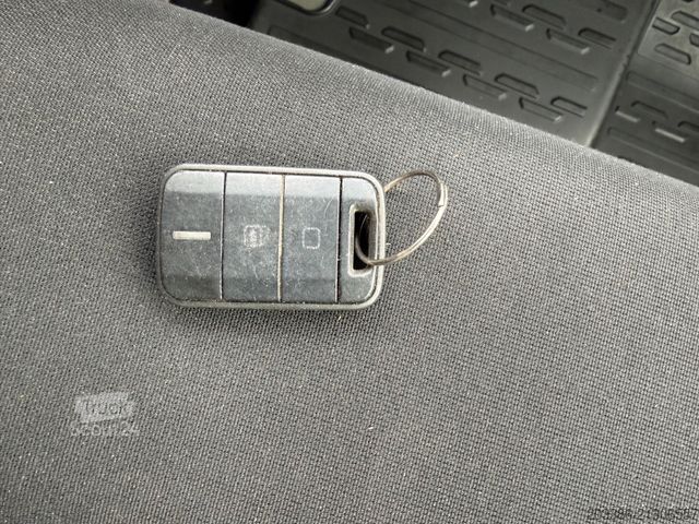 Transporter mit Pritsche & Plane VOLKSWAGEN PELKABINE.