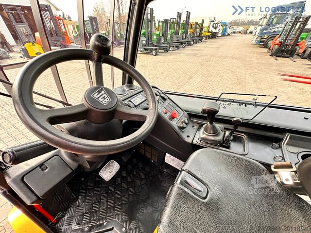 Manipulator telescopic JCBTLT35D / 4X4 / DIESEL / 4100MM / CABI TLT35D / 4X4 / DIESEL / 4100MM / CABIN