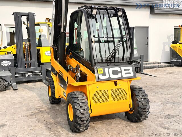 Manipulator telescopic JCBTLT35D / 4X4 / DIESEL / 4100MM / CABI TLT35D / 4X4 / DIESEL / 4100MM / CABIN