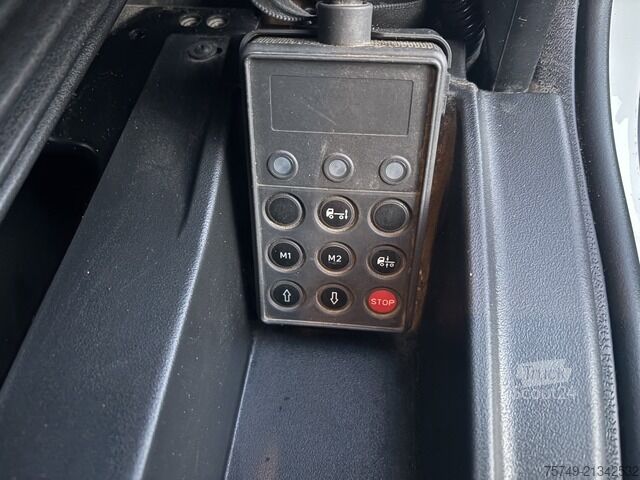 Abrollkipper iveco Euro Cargo 180E32 4x2 Abrollkipper Teleskoparm