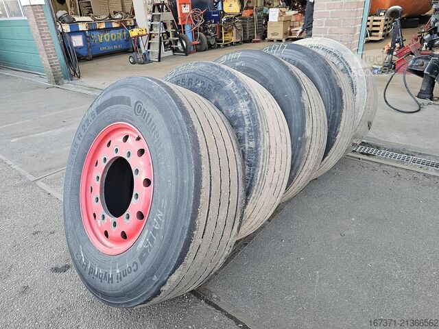 2015 CONTINENTAL | 385/65 R 22.5. Conti Hybrid HT 3 | uz viegla metāla diska. CONTINENTAL | 385/65 R 22.5. Conti Hybrid Ht 3 |on light metal rim.