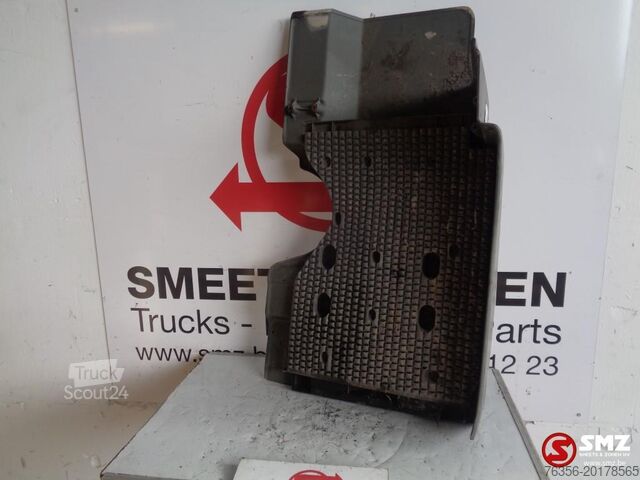 Lokasuojalevy Mercedes Occ spatbord links voor ACTROS MP2 MEGA