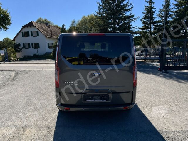 Passagertransport Ford Tourneo Custom 2.0 D