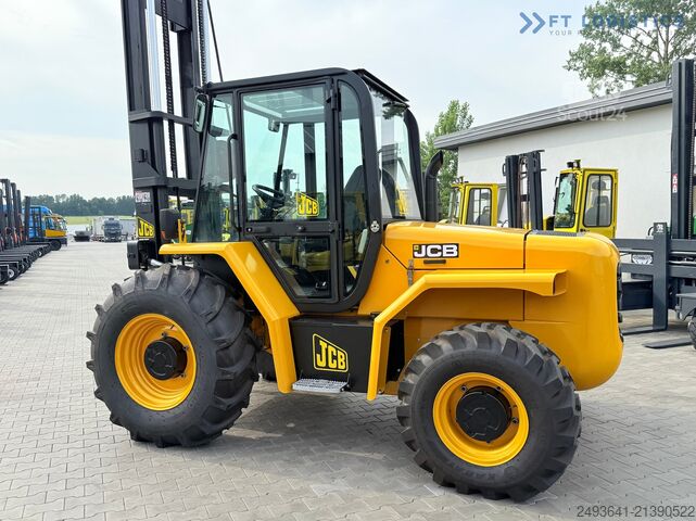 Terränggående gaffeltruck JCB 940 / TRIPLEX 4500 / FREE-LIFT NEW TIRES