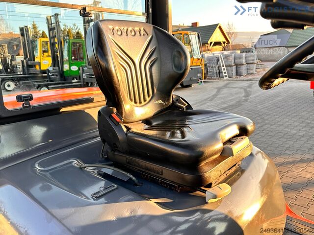 Gabelstapler Toyota 42-4FD40 / DIESEL / 4500KG / DUPLEX / FO