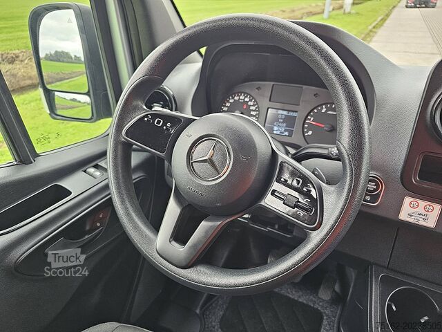 Комби с висок покрив MERCEDES-BENZ SPRINTER 315 L2H2 RWD Mbux Autom!