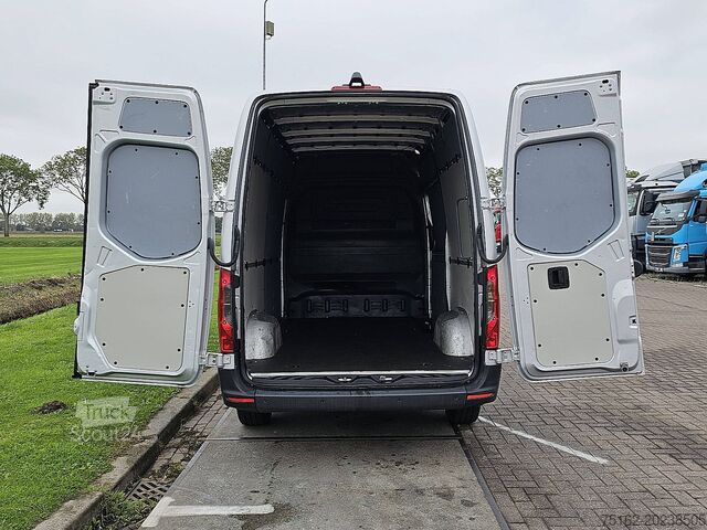 Комби с висок покрив MERCEDES-BENZ SPRINTER 315 L2H2 RWD Mbux Autom!