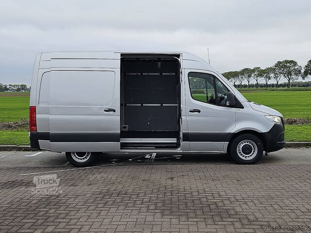 Комби с висок покрив MERCEDES-BENZ SPRINTER 315 L2H2 RWD Mbux Autom!
