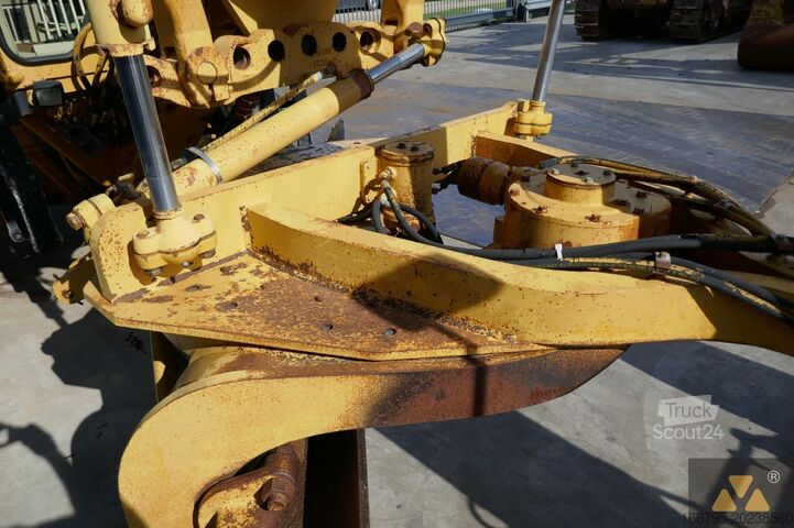 Niveladora Caterpillar 143H