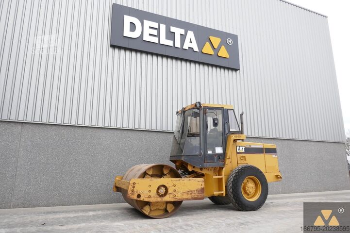 Valjar z enim bobnom Caterpillar CS433C