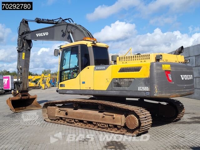 Pelle sur chenilles Volvo EC250 D L
