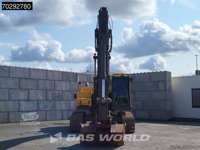 Pelle sur chenilles Volvo EC250 D L