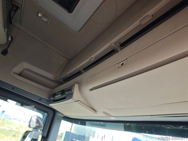 Тягач большого объема SCANIA R450  MEGA Vollverkleidung Standklima