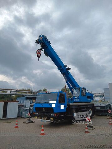 Kravas automašīnai uzstādīts celtnis GROVE GMK 2035 Double Fly Jib 48 Meter  4*4