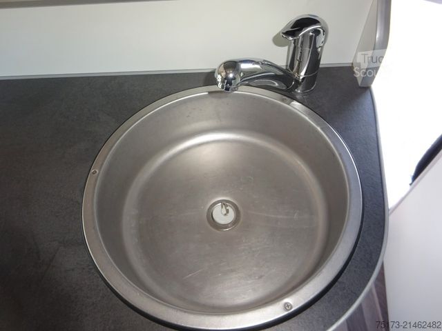 Kamper FORD Nugget 170PS Autm. Aufstelldach Markise AHK ACC