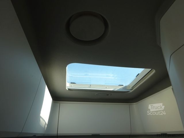 Kemperis VW Grand California Autm. VA 600 LED Markise