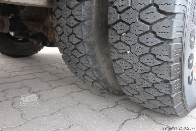 Фургон з високим дахом MERCEDES-BENZ Nr.31 Vario 614 D / AHK / SHZ / DoKa 9 Sitzer