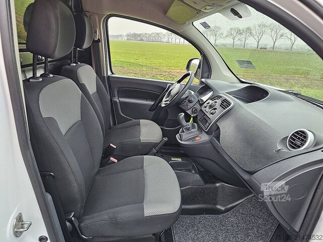 Bőrönd RENAULT KANGOO 1.5 Airco Euro6 NAP!