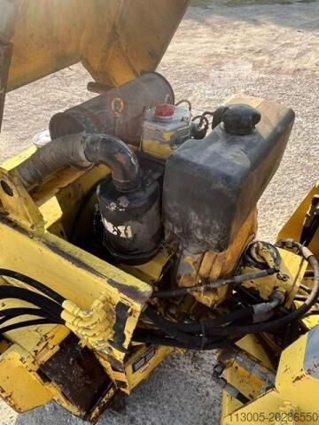 Valjar z enim bobnom Bomag BW 100 ADL