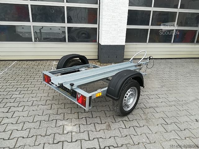 Avtomobilska prikolica Martz 1er Motorradanhänger v trailershop. de hochkant