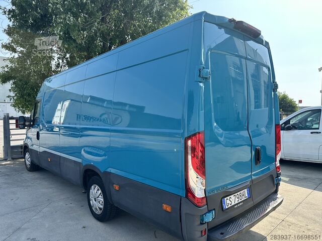 Furgonetă cu acoperiș înalt iveco 35s14
