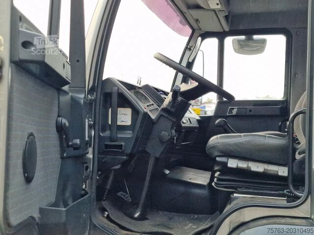 Чемодан MAN TGL 12.220 LL 4x2 Box , loading lift