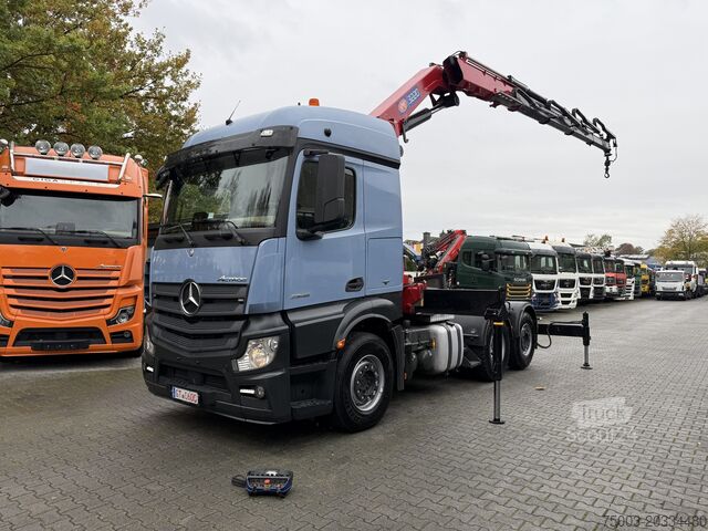 Ağır hizmet kamyonu Mercedes-Benz Actros 2548 LS 6X2 Kran HMF 3220 bis 16 Meter