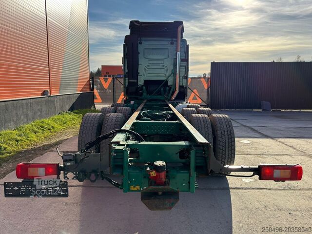 Кабіна шасі Volvo FH 16 750 8x4/4 PTO / CHASSIS L=7617 mm