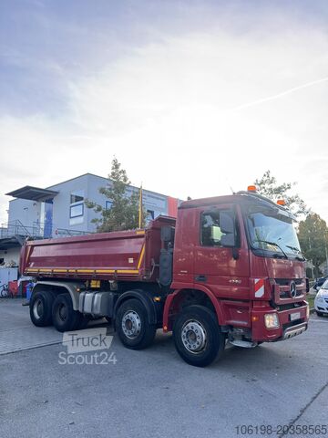 Camion à benne basculante Mercedes-Benz 4146