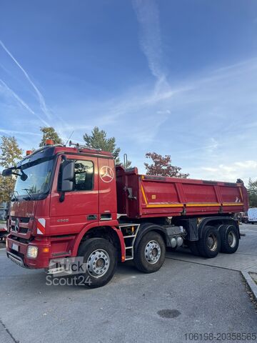 Camion à benne basculante Mercedes-Benz 4146