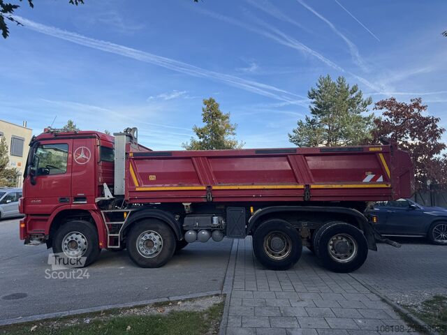 Camion à benne basculante Mercedes-Benz 4146
