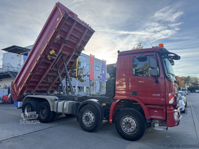Camion à benne basculante Mercedes-Benz 4146