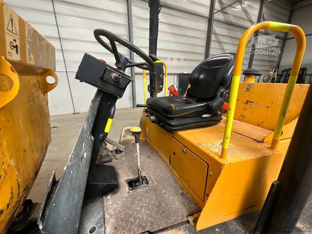 Véhicule à benne JCB 6 TST