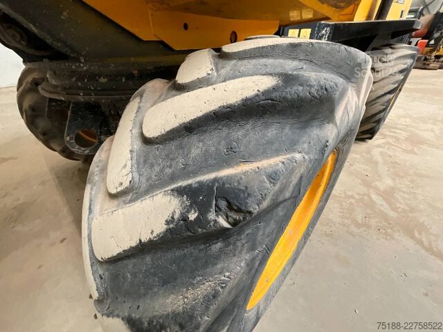 Véhicule à benne JCB 6 TST