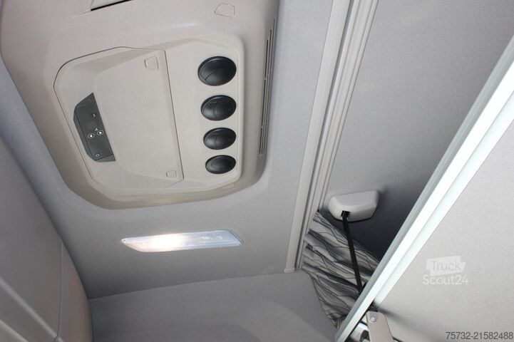 Standardní tahač Daf XF 530 NGD Retarder Kühlbox Standklima 2 Stück!