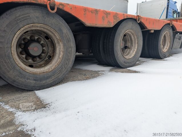 Tieflader-Sattelauflieger Möslein STR3