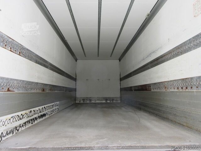 Vrachtwagen met bakwagen volvo FH 500 Koffer LBW Standklima