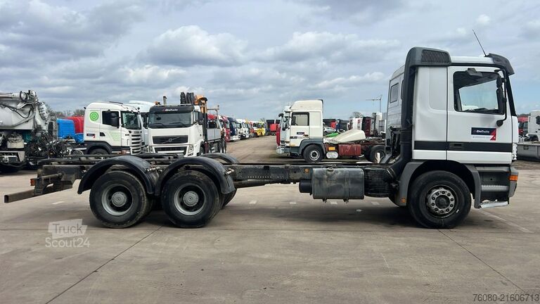 الهيكل مع كابينة السائق Mercedes-Benz ACTROS 2640 (EPS / LAMES / STEEL SUSP. / GRAND ...