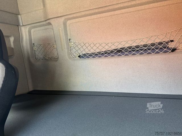 Tractor estándar MAN 18.420 LL