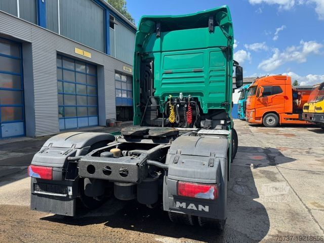 Tractor estándar MAN 18.420 LL