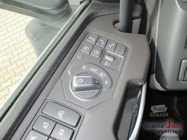 Standard tractor unit Scania S 590 A4x2NB / V8 / LED / Leder / Navi /TV