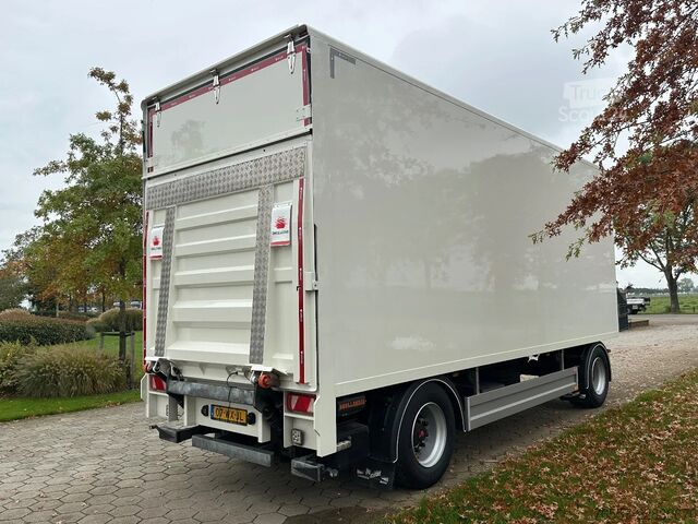 Matkalaukku Pacton PACTON GESLOTEN AANHANGER MET LAADKLEP