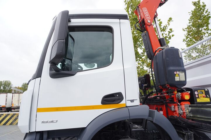 Широка страна с HDS Mercedes-Benz Arocs 1830 / Flatbed 16 EPAL / HDS Fassi