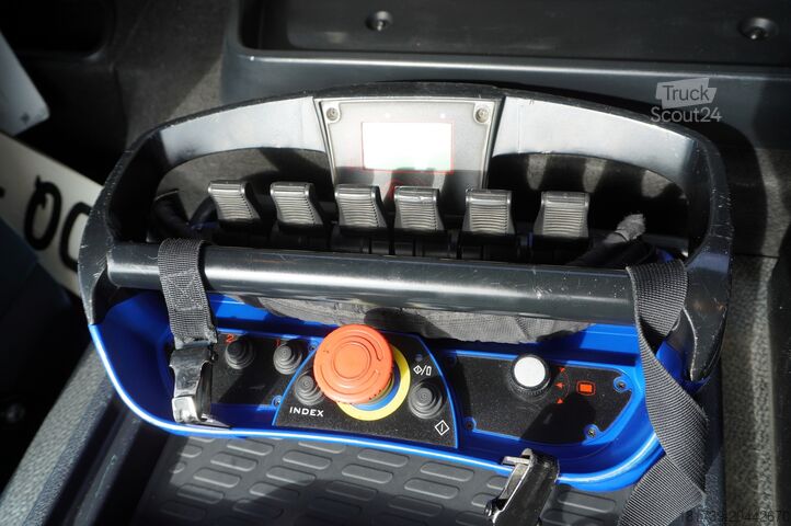 Плоска платформа с кран Mercedes-Benz Antos 2540 / Flatbed 15 EPAL/ Fassi F165