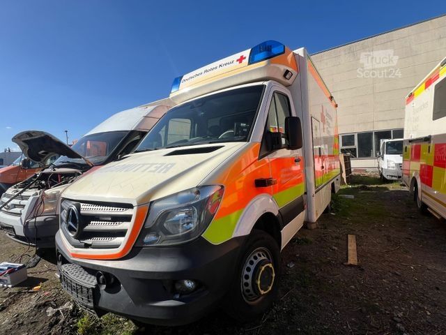 Пожарна кола MERCEDES-BENZ Sprinter II 516 *KTW/RTW/RETTUNGSFAHRZEUG*KOFFER