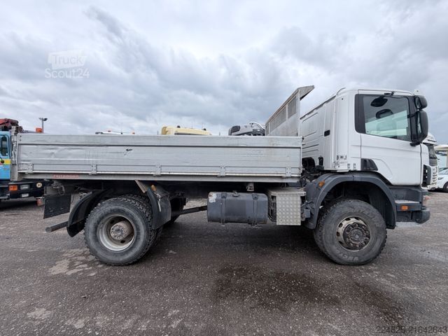Tippbil SCANIA P124 CB 4X4 DREISEITENKIPPER*1998*EURO2*
