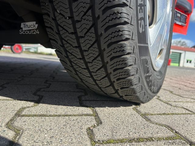 Vatrogasno vozilo FORD Transit Custom / Rettungswagen / Liege / KTW